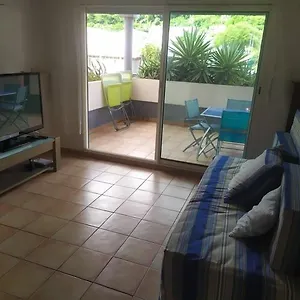 En Bord De Avec Piscine Gourbeyre
