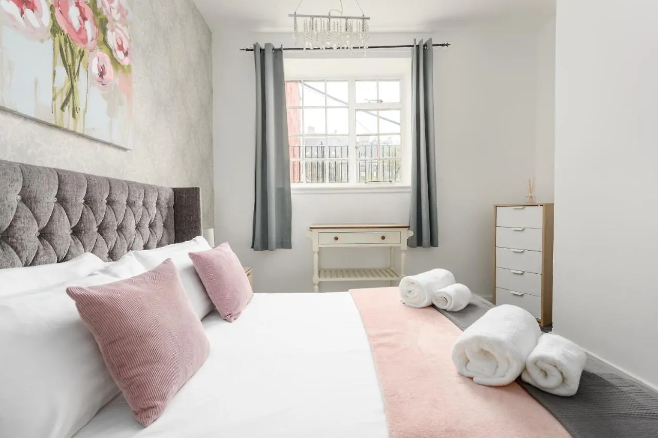 2 Bedroom Royal Mile Apartment Edimburgo 0*,
